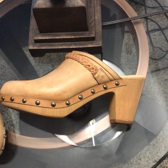 Clogs - Picture 3 of 4